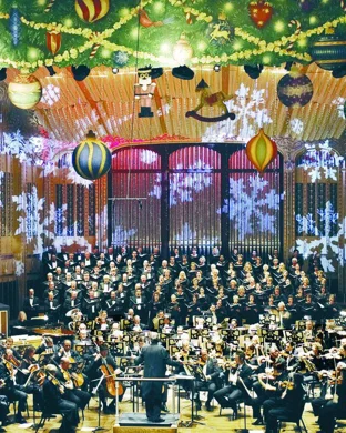 Live concert by Gaither Homecoming Christmas