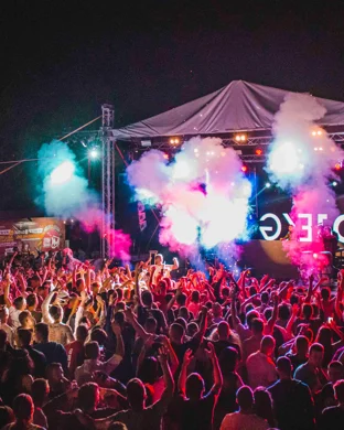 Candlelight: Tribute to Queen & The Beatles Dayton